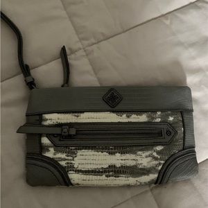 Vera wang wristlet snake print